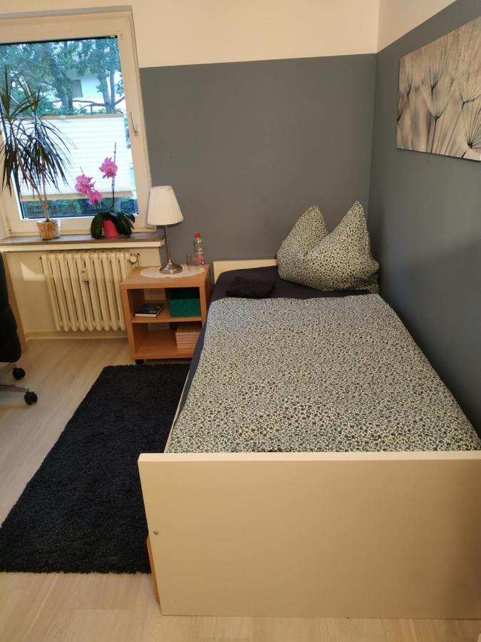 Bed & Breakfast Bonn 24 Mai Bis14 Juni Mit Hund In Der Wohnung Экстерьер фото